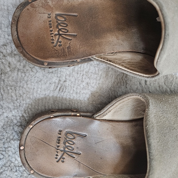 BEEK Suede Taupe Mule clogs size 6 - Picture 3 of 5